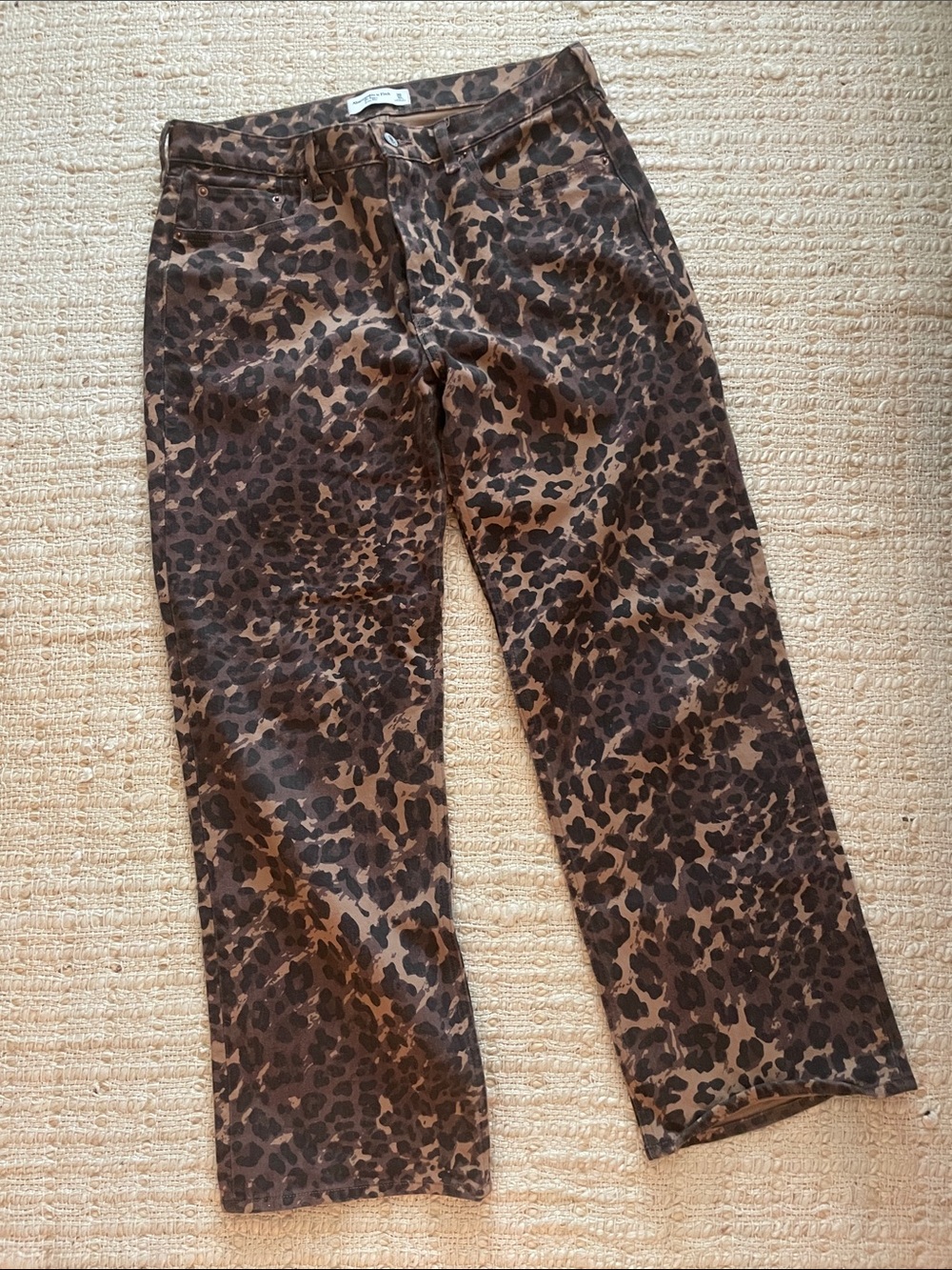 Abercrombie & Fitch Leopard Print Low Rise Baggy Jeans - Picture 2 of 3